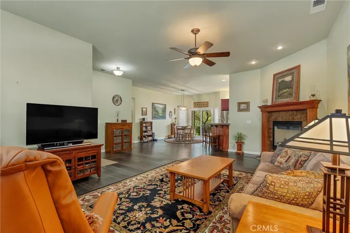 Living room to dining area
