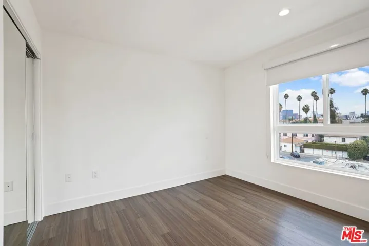 1539 Purdue 101, Los Angeles, California 90025