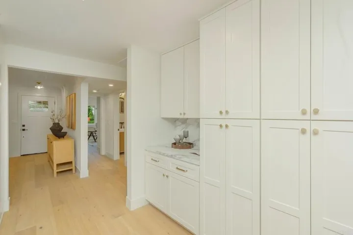 4210 Alcove Ave, Studio City, California 91604