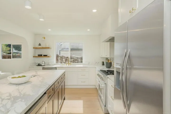 4210 Alcove Ave, Studio City, California 91604