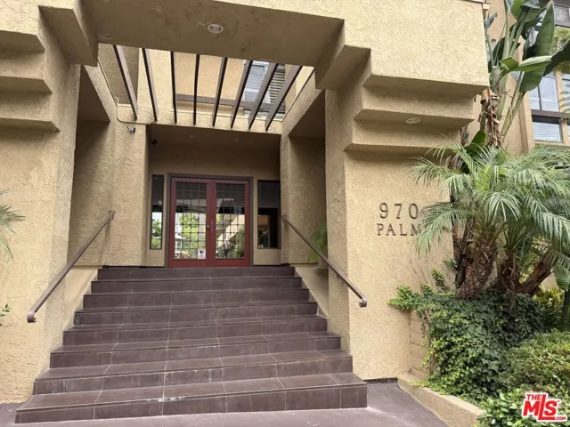 970 Palm Avenue 216, West Hollywood, California 90069