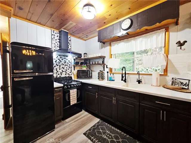 759 Bergschrund, Crestline, California 92325