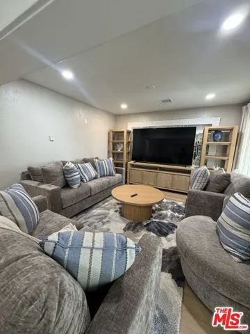 1982 Olive Avenue, Long Beach, California 90806