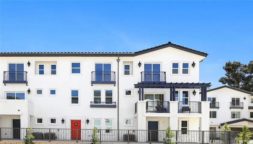 9 Oakmont Lane, Phillips Ranch, California 91766