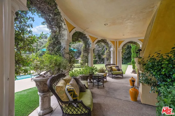 13935 Durham Road, Beverly Hills, California 90210