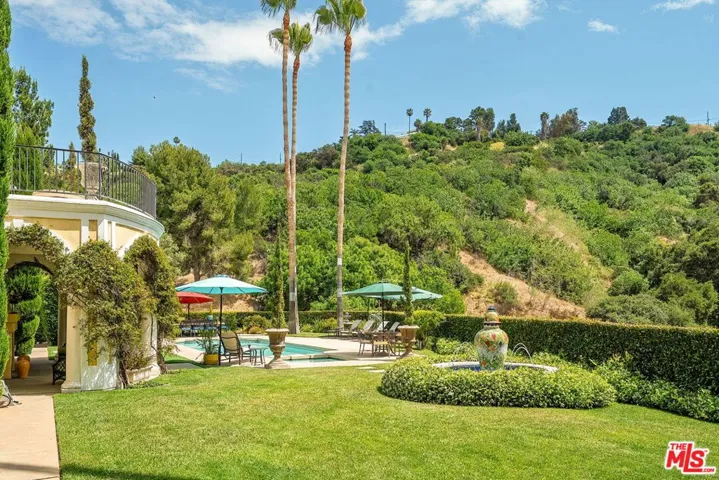 13935 Durham Road, Beverly Hills, California 90210