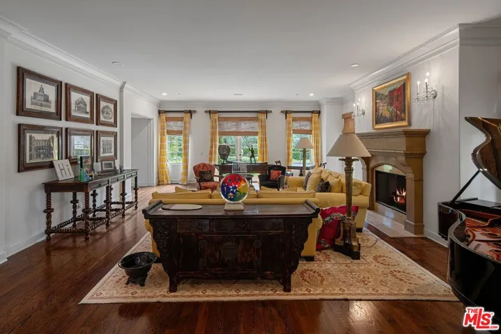13935 Durham Road, Beverly Hills, California 90210