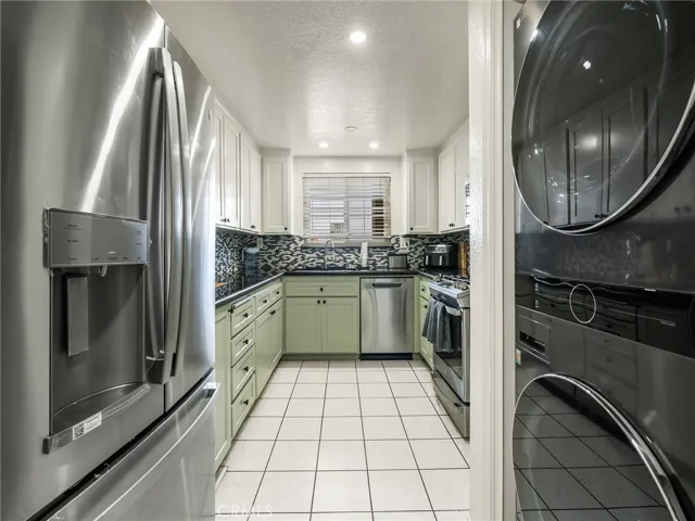 2001 E 21st St 327, Signal Hill, California 90755