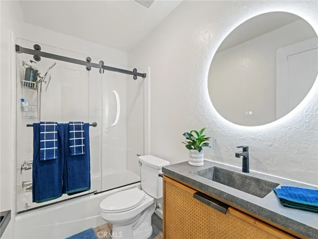 2001 E 21st St 327, Signal Hill, California 90755