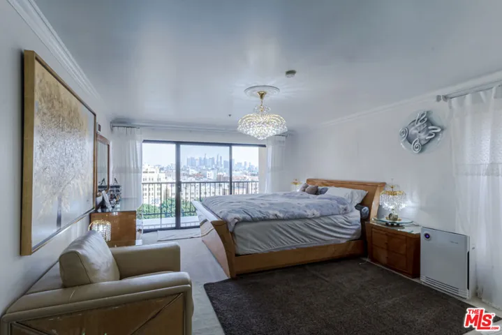 727 S Ardmore Avenue 906, Los Angeles, California 90005
