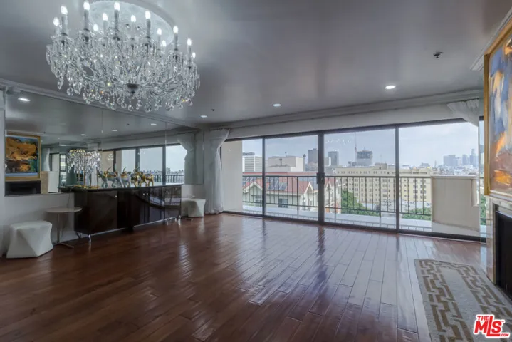 727 S Ardmore Avenue 906, Los Angeles, California 90005