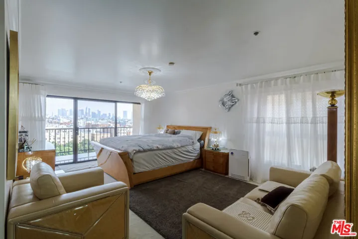 727 S Ardmore Avenue 906, Los Angeles, California 90005