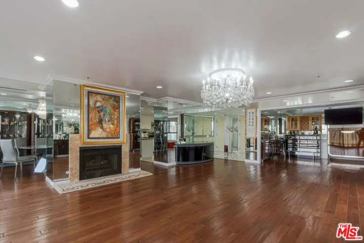 727 S Ardmore Avenue 906, Los Angeles, California 90005