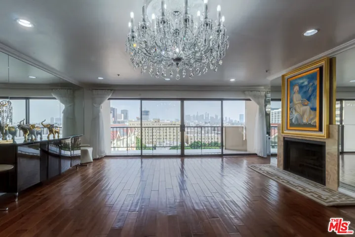 727 S Ardmore Avenue 906, Los Angeles, California 90005