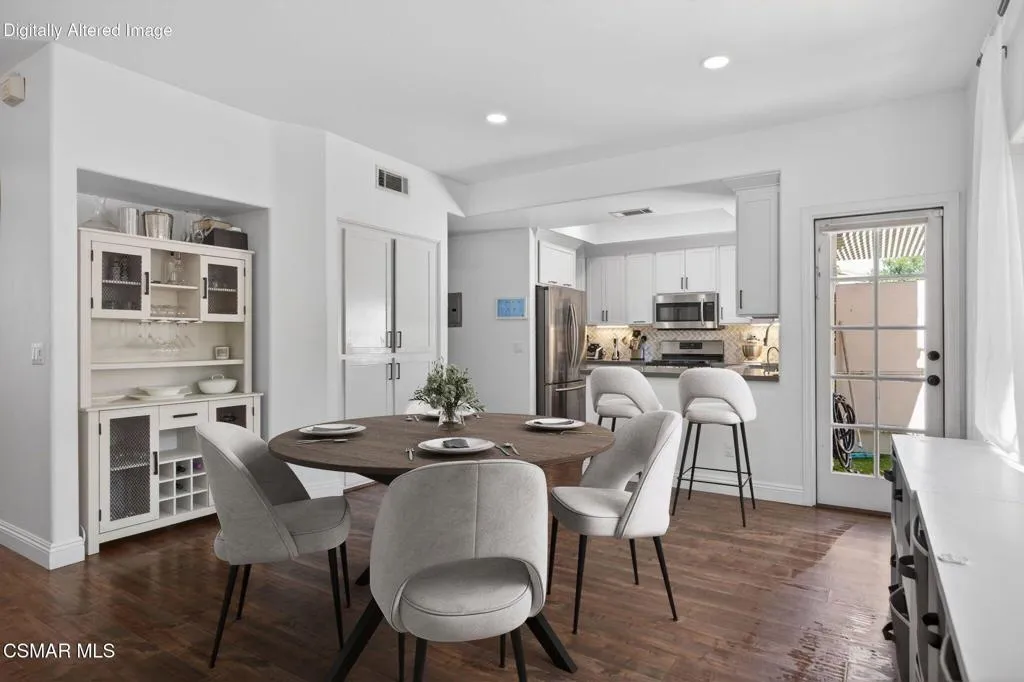 47-web-or-mls-Upmarket Media-1120Pan043