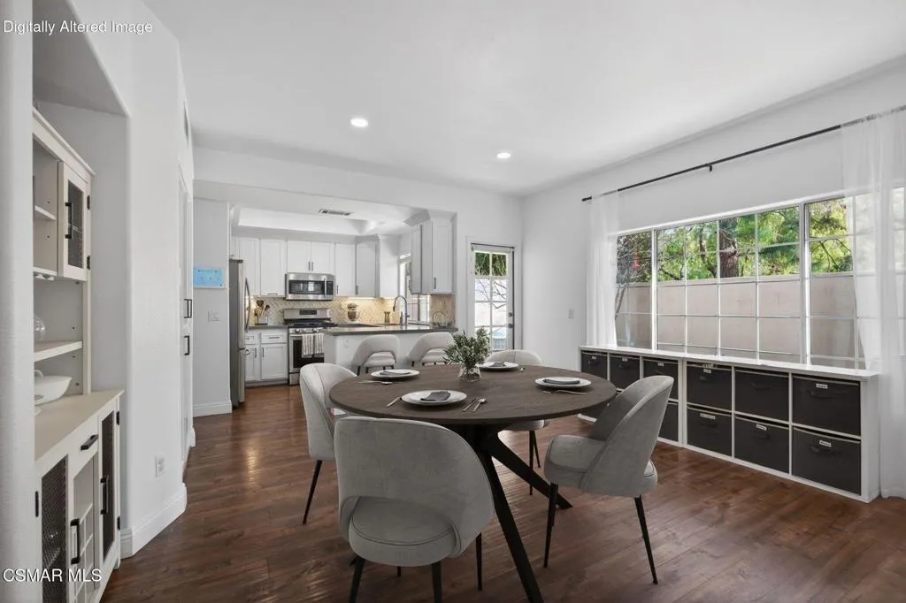 46-web-or-mls-Upmarket Media-1120Pan042(