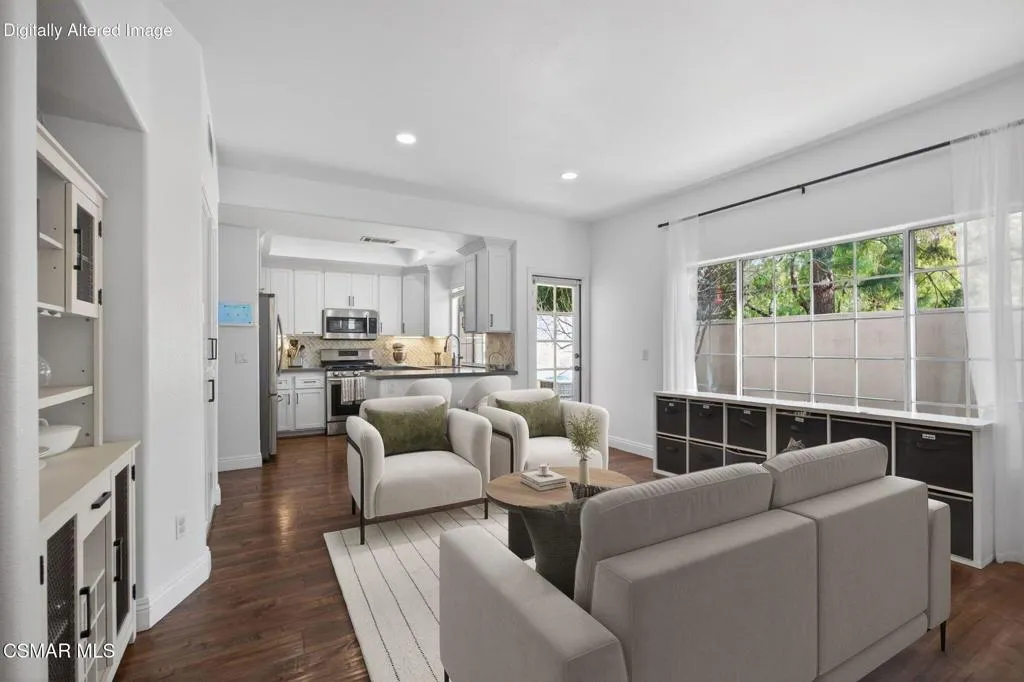 48-web-or-mls-10-web-or-mls-Upmarket Med