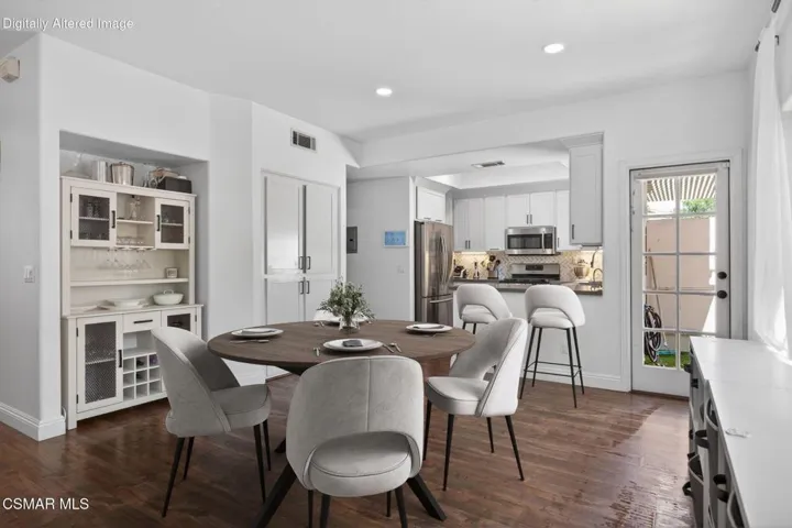 47-web-or-mls-Upmarket Media-1120Pan043