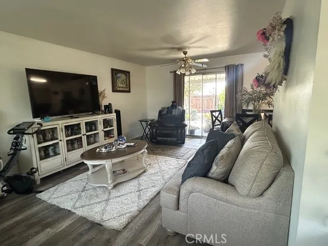 325 Oak Fair, Bakersfield, California 93309