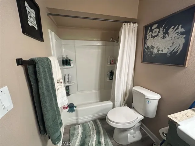 325 Oak Fair, Bakersfield, California 93309