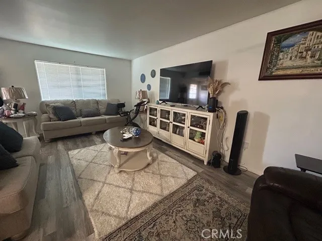 325 Oak Fair, Bakersfield, California 93309