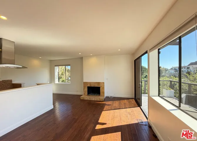 2013 Cyprean Drive, Los Angeles, California 90046