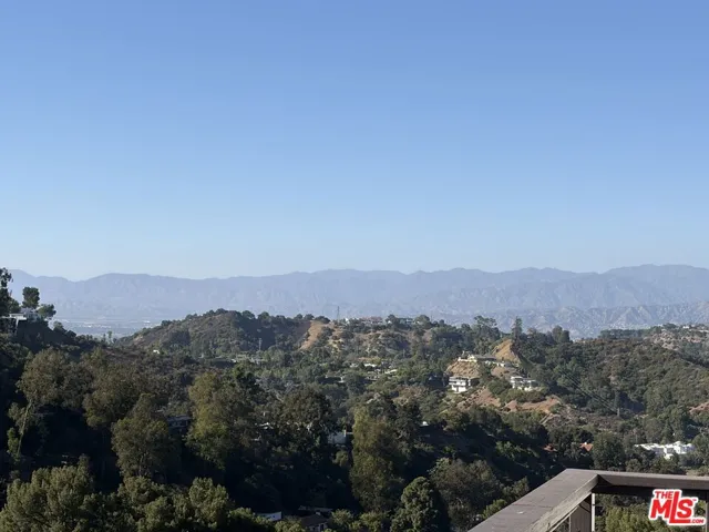 2013 Cyprean Drive, Los Angeles, California 90046
