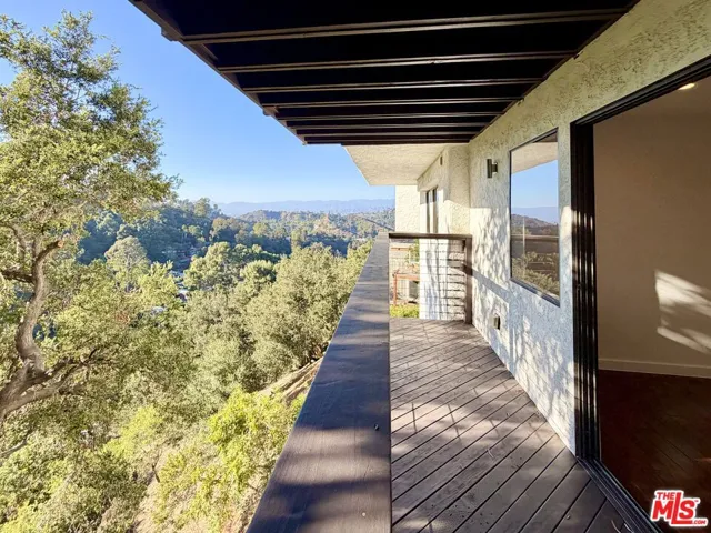 2013 Cyprean Drive, Los Angeles, California 90046