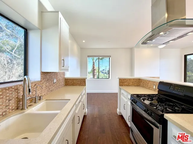 2013 Cyprean Drive, Los Angeles, California 90046