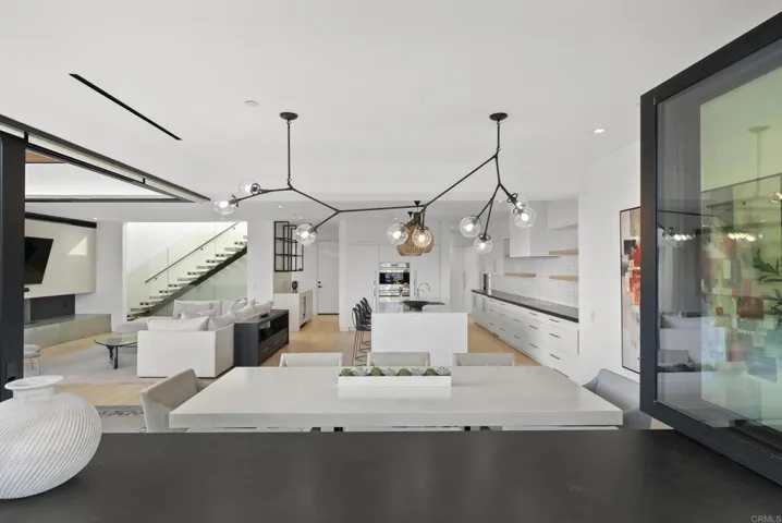 216 Ocean St., Solana Beach, California 92075