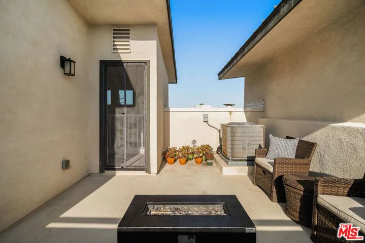 592 E Imperial Avenue, El Segundo, California 90245