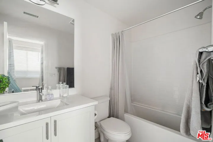 592 E Imperial Avenue, El Segundo, California 90245