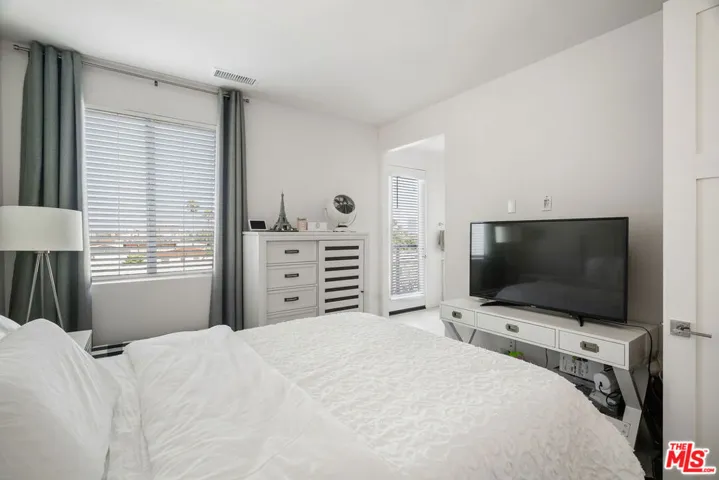 592 E Imperial Avenue, El Segundo, California 90245