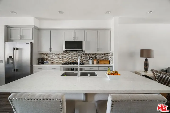 592 E Imperial Avenue, El Segundo, California 90245