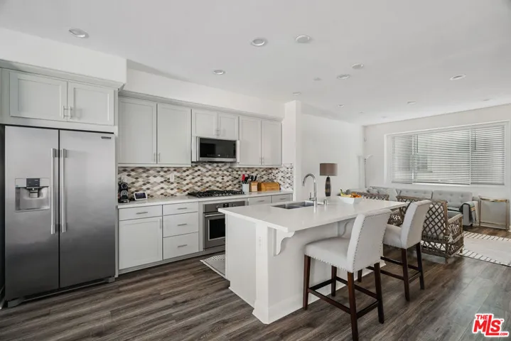 592 E Imperial Avenue, El Segundo, California 90245