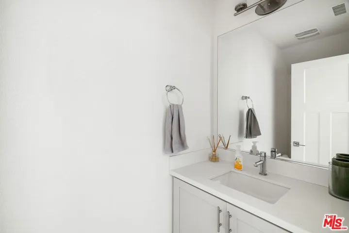 592 E Imperial Avenue, El Segundo, California 90245