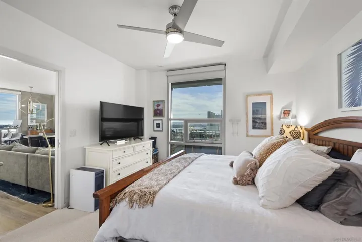 321 10th Ave. 2208, San Diego, California 92101