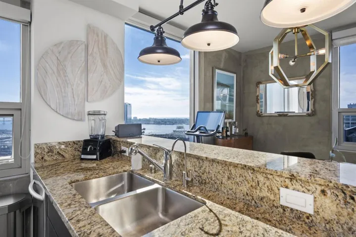 321 10th Ave. 2208, San Diego, California 92101