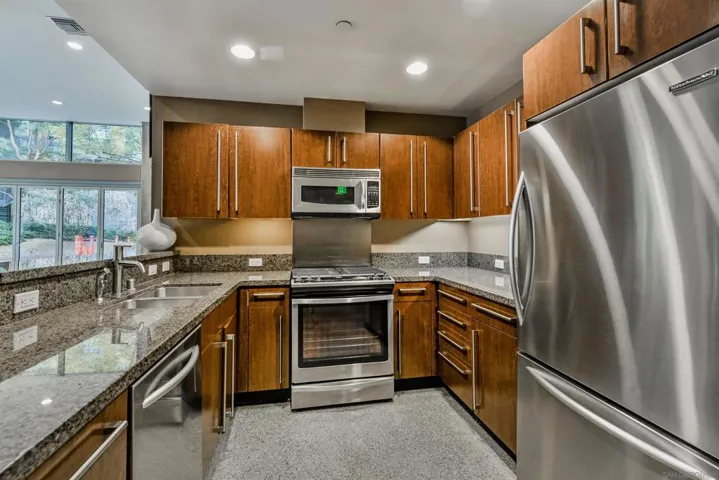 321 10th Ave. 2208, San Diego, California 92101