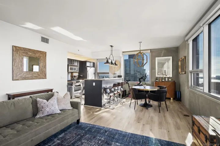 321 10th Ave. 2208, San Diego, California 92101