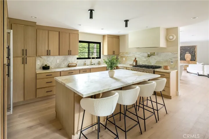 5873 Fairhaven, Woodland Hills, California 91367