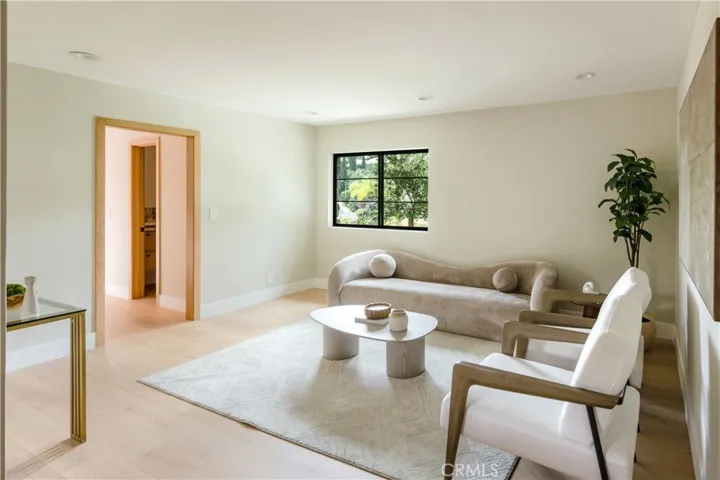 5873 Fairhaven, Woodland Hills, California 91367