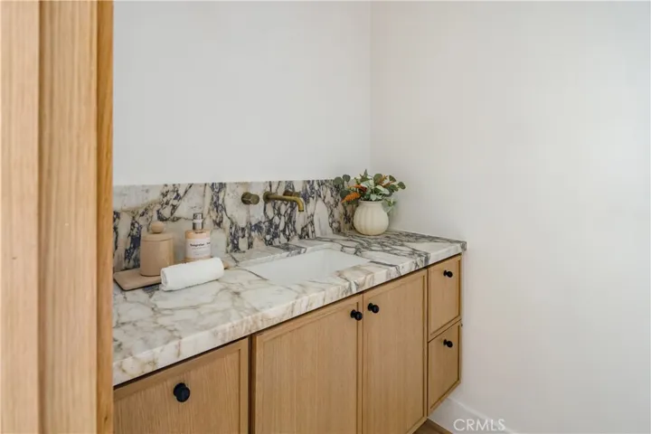 5873 Fairhaven, Woodland Hills, California 91367