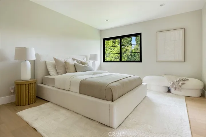 5873 Fairhaven, Woodland Hills, California 91367