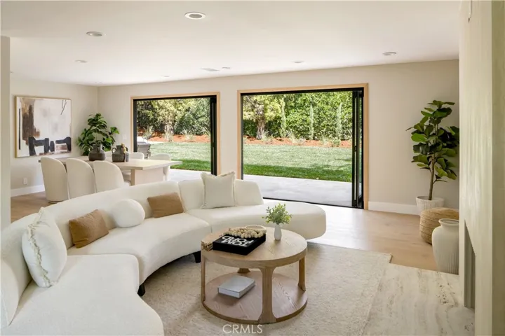 5873 Fairhaven, Woodland Hills, California 91367