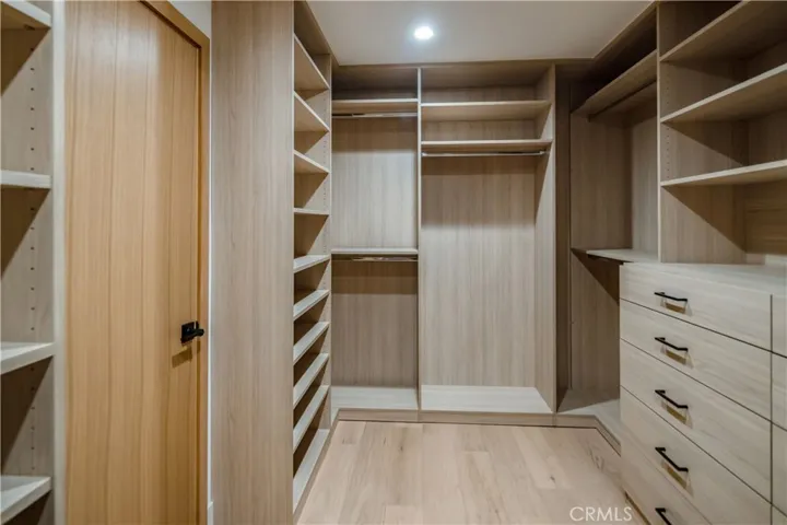 5873 Fairhaven, Woodland Hills, California 91367