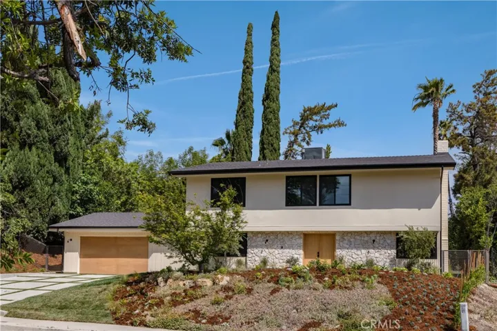 5873 Fairhaven, Woodland Hills, California 91367