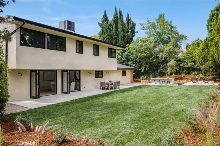 5873 Fairhaven, Woodland Hills, California 91367