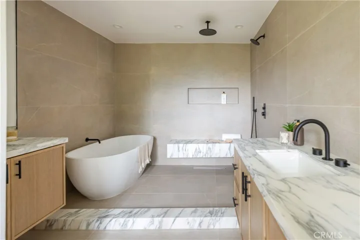5873 Fairhaven, Woodland Hills, California 91367