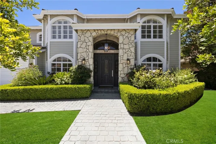 17650 Royce Drive W, Encino, California 91316